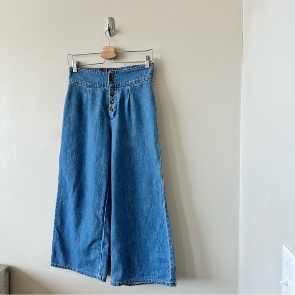 HOLLISTER Ultra High Rise Culottes in Medium Wash (Size:Small) - Picture 7 of 11